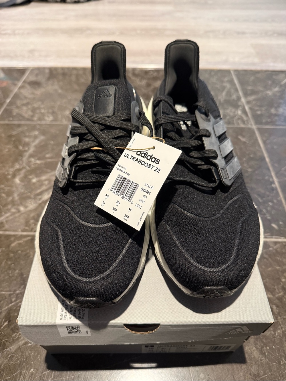 Adidas Ultraboost 22 "Core Black/Core Black/Cloud Wh" sneakers